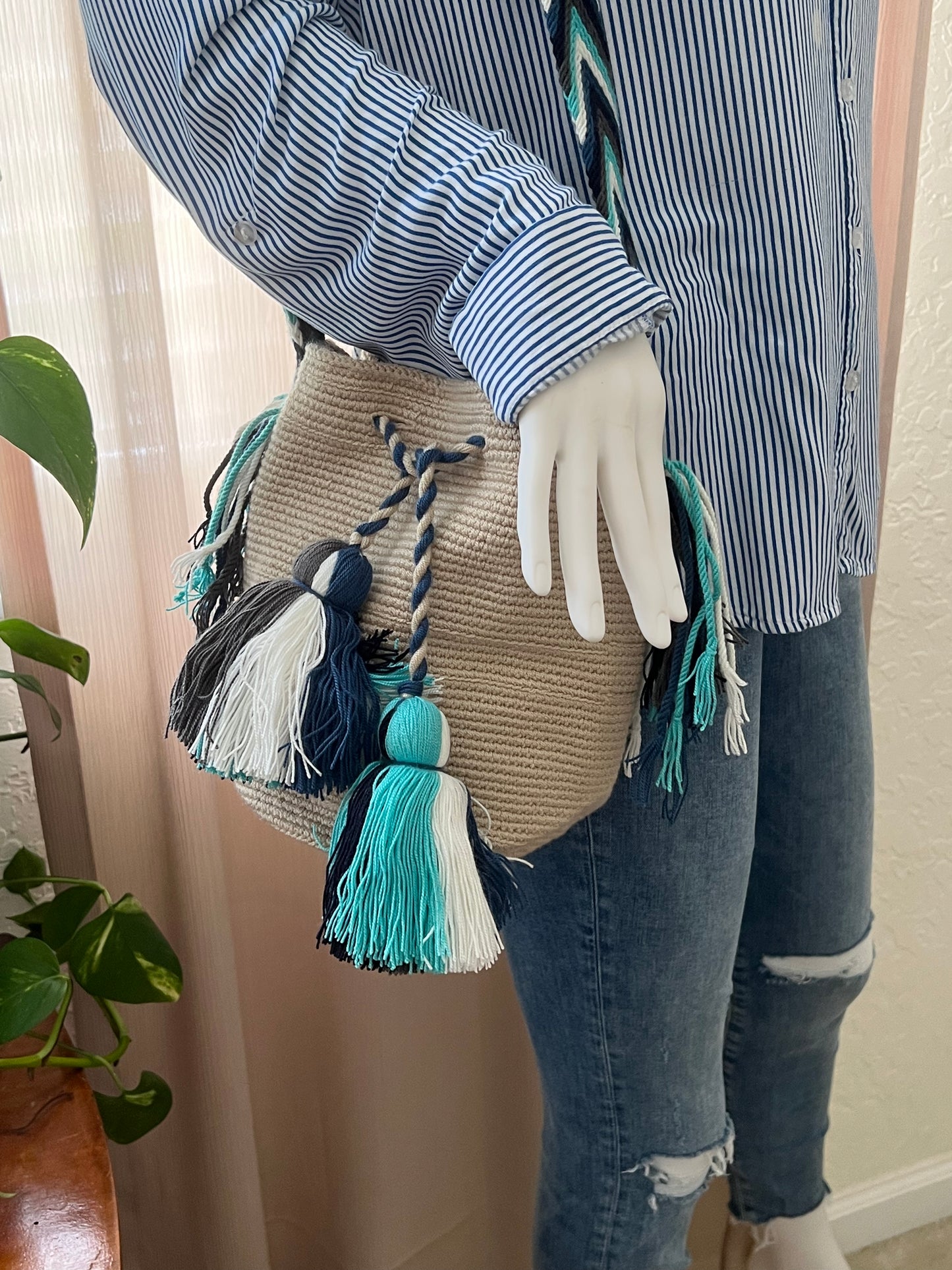 Small Hand-Knit Wayuu Bucket Bag