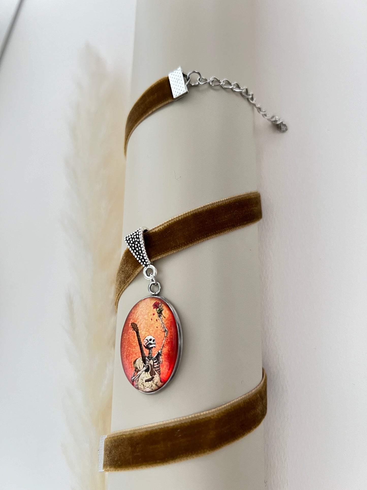 Statement Vintage-Inspired Edgy Choker