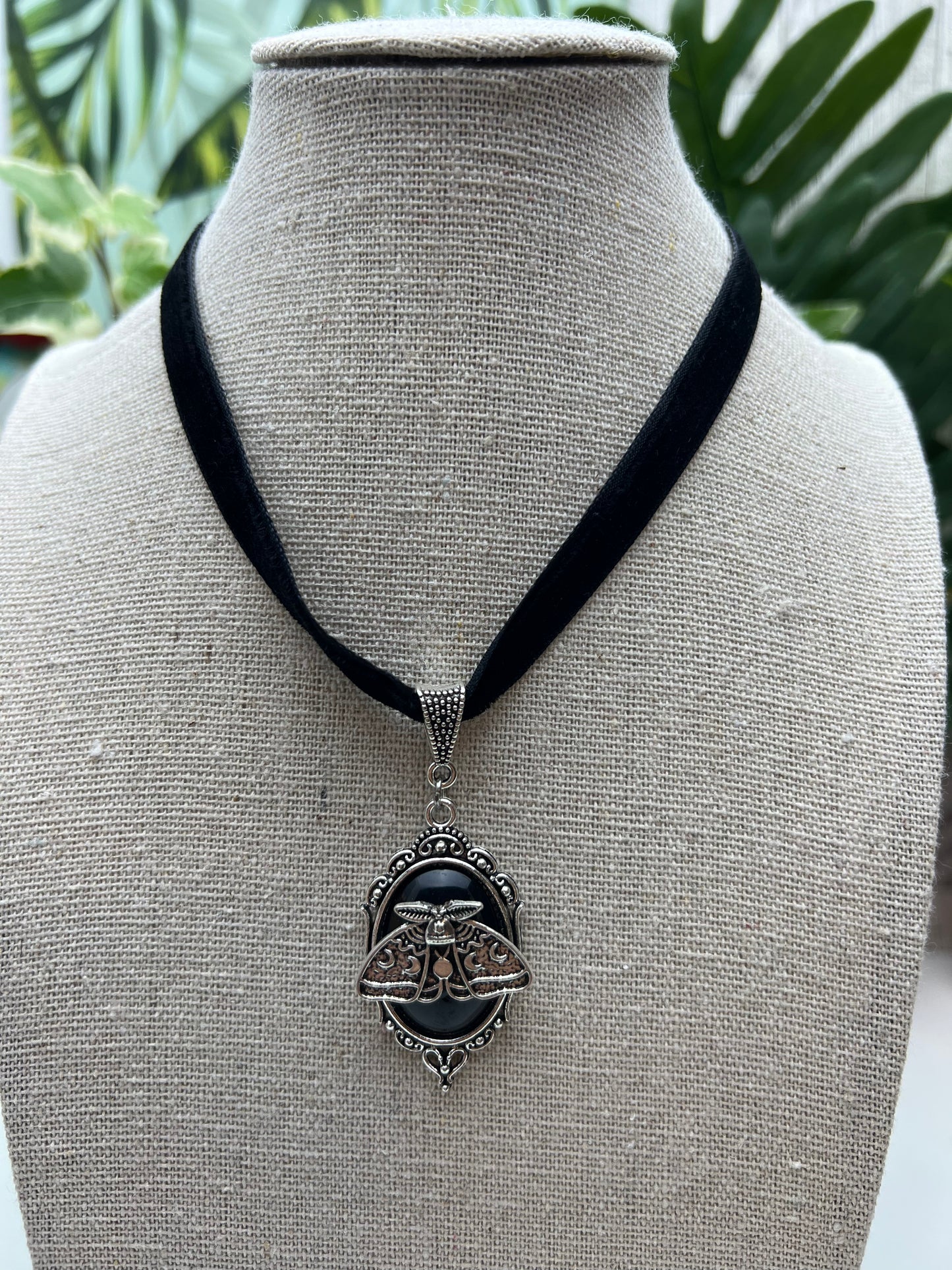Gothic Pendant Velvet Choker