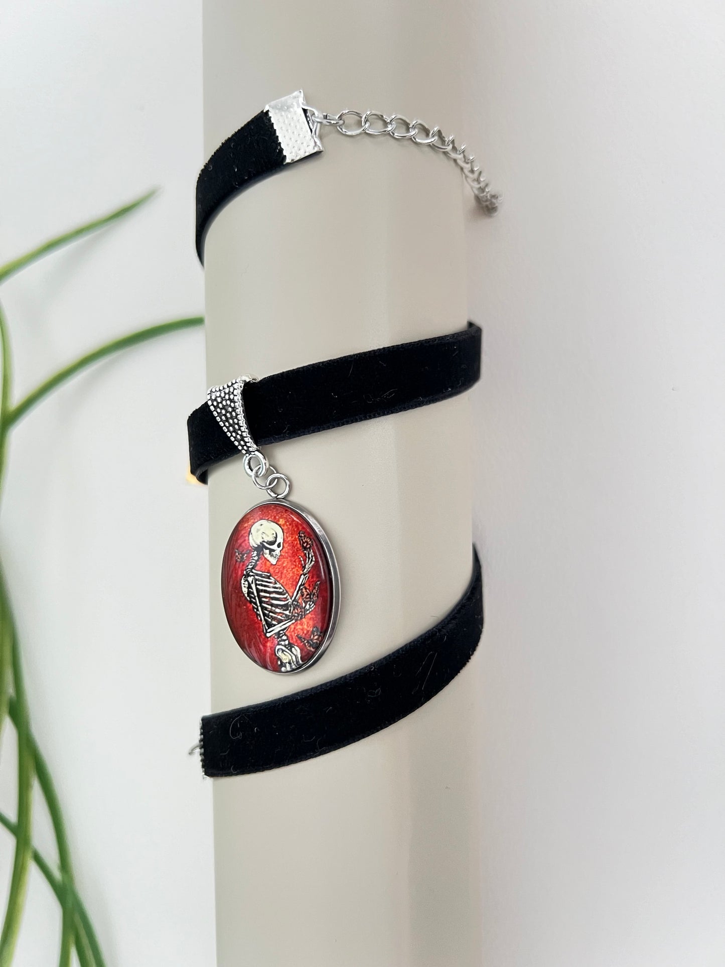 Edgy Retro Velvet Choker