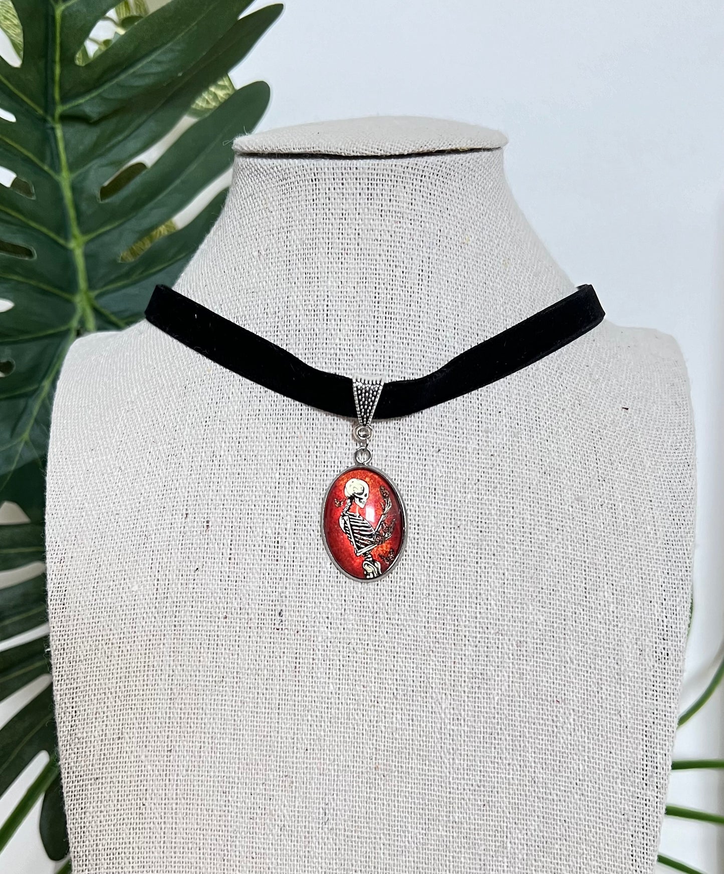 Edgy Retro Velvet Choker