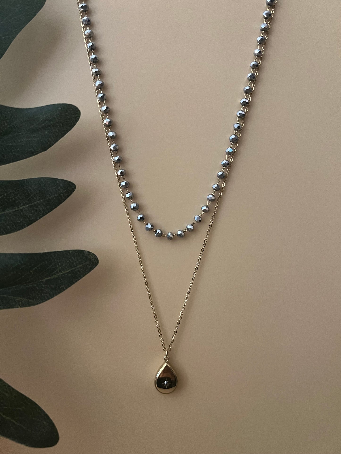 Elegant Layered Pendant Necklace