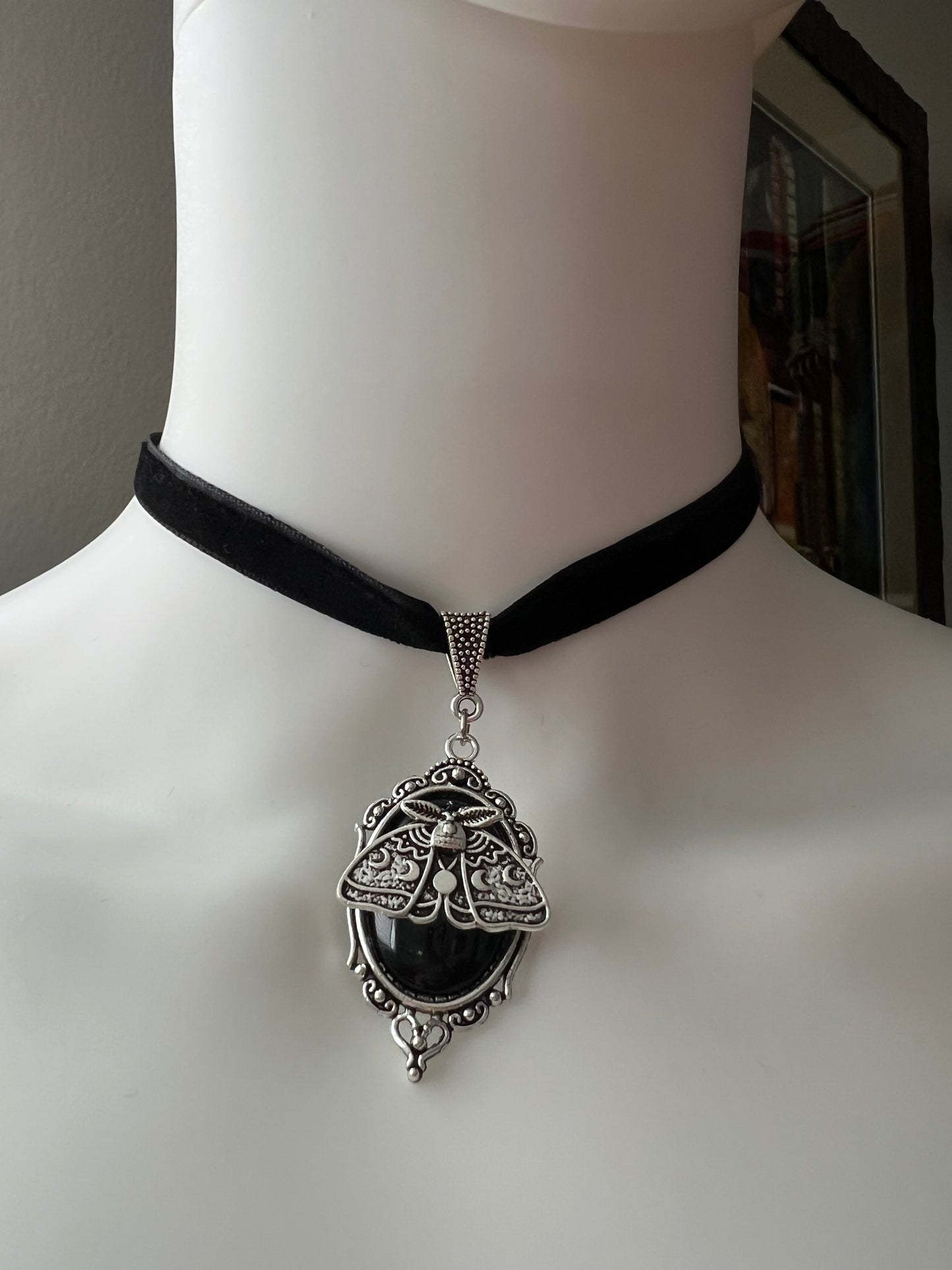 Gothic Pendant Velvet Choker