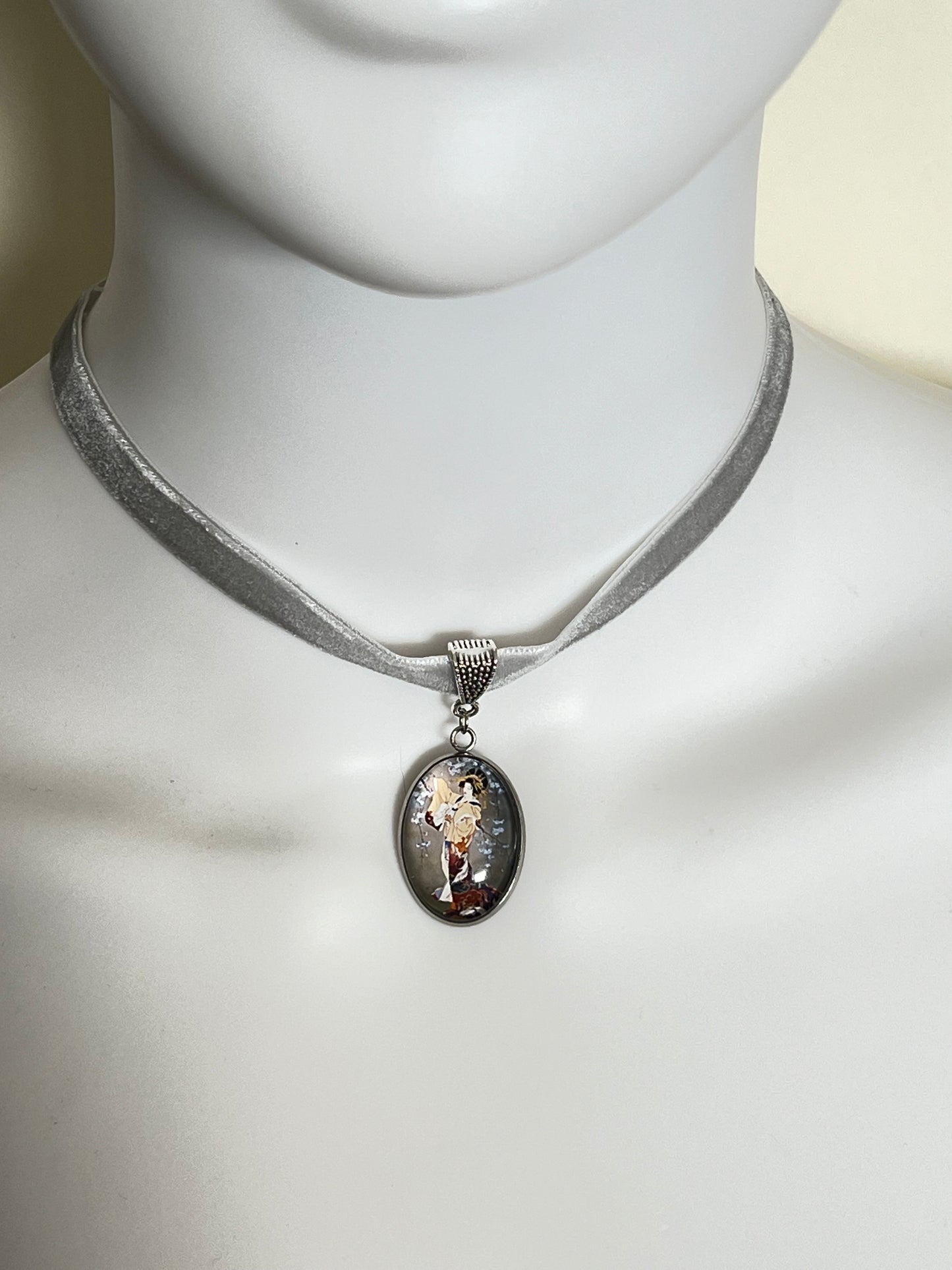 Japanese Geisha Pendant Choker