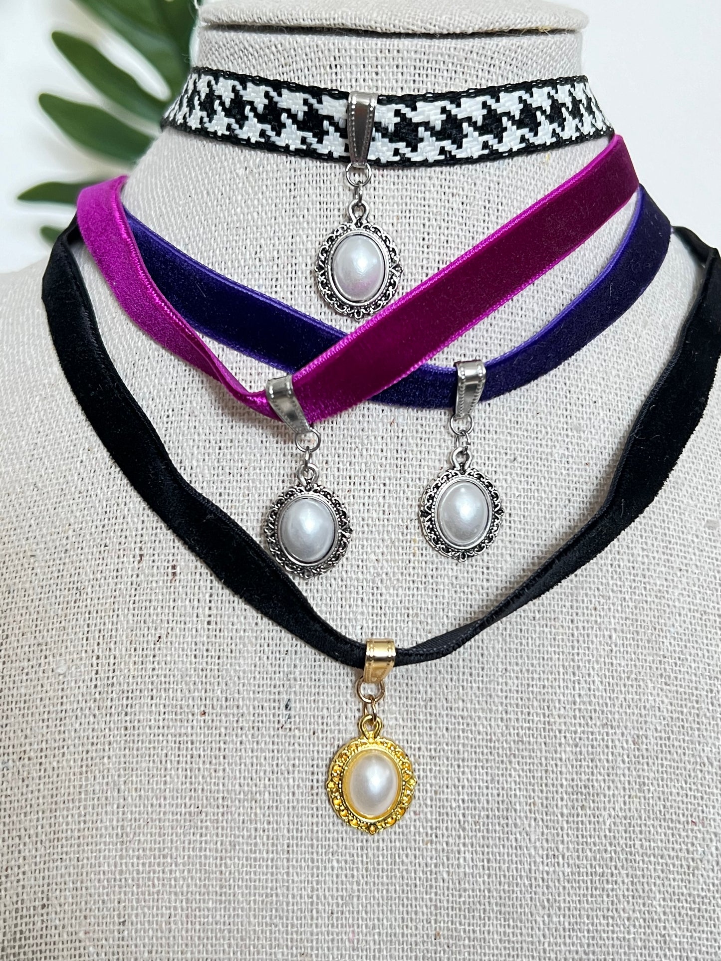 Trendy Velvet Choker with Pendant