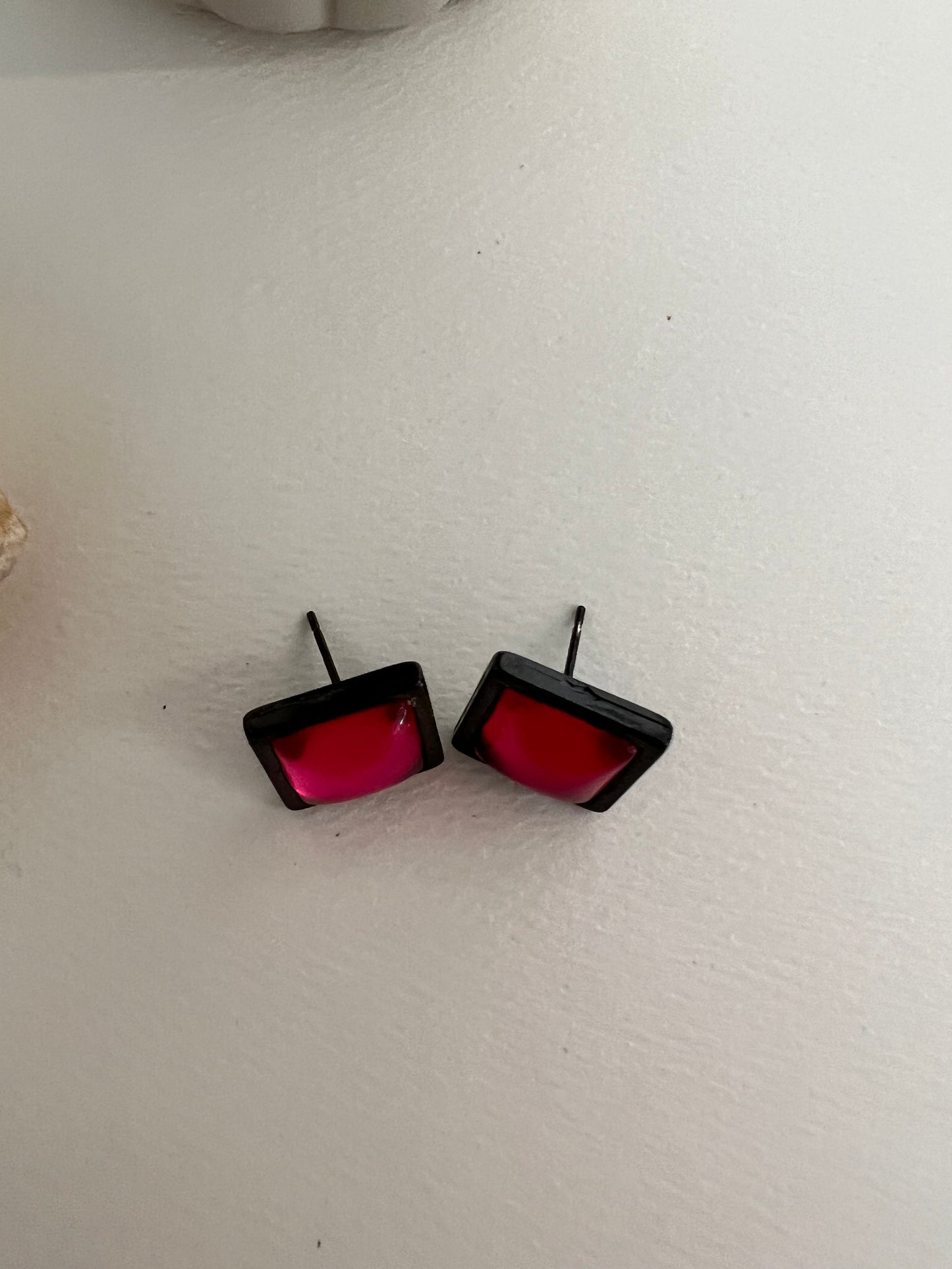 Pop-of-Color Edgy Earring Set