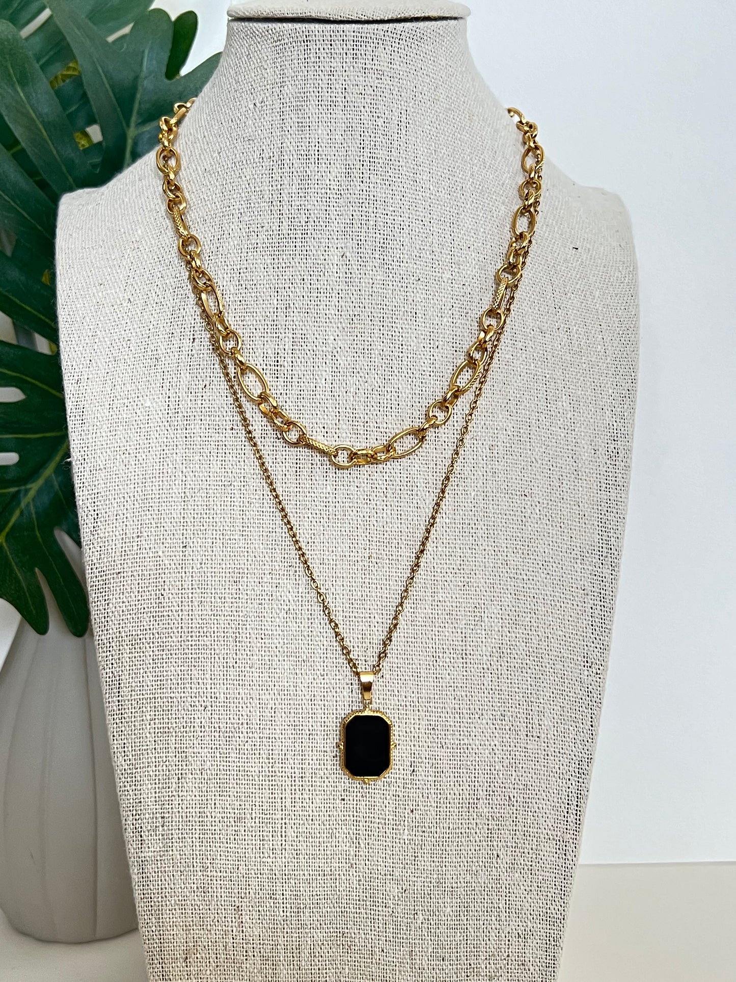 Black Pendant Layered Necklace