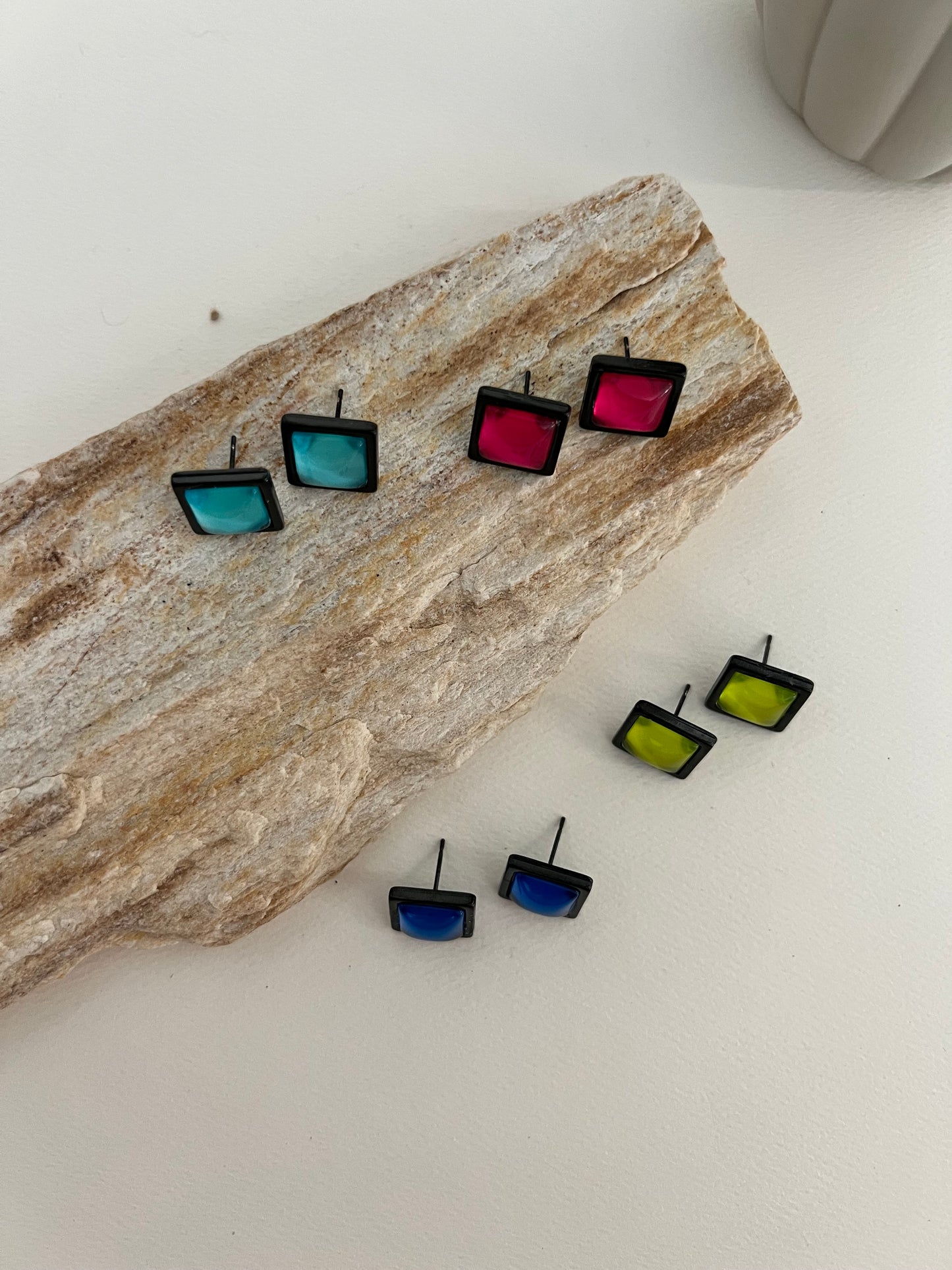 Pop-of-Color Edgy Earring Set