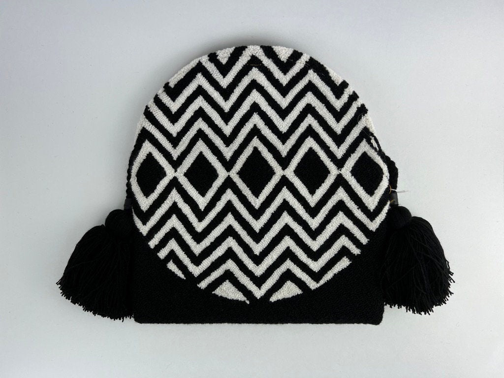 Black & White Knitted Shoulder Bag