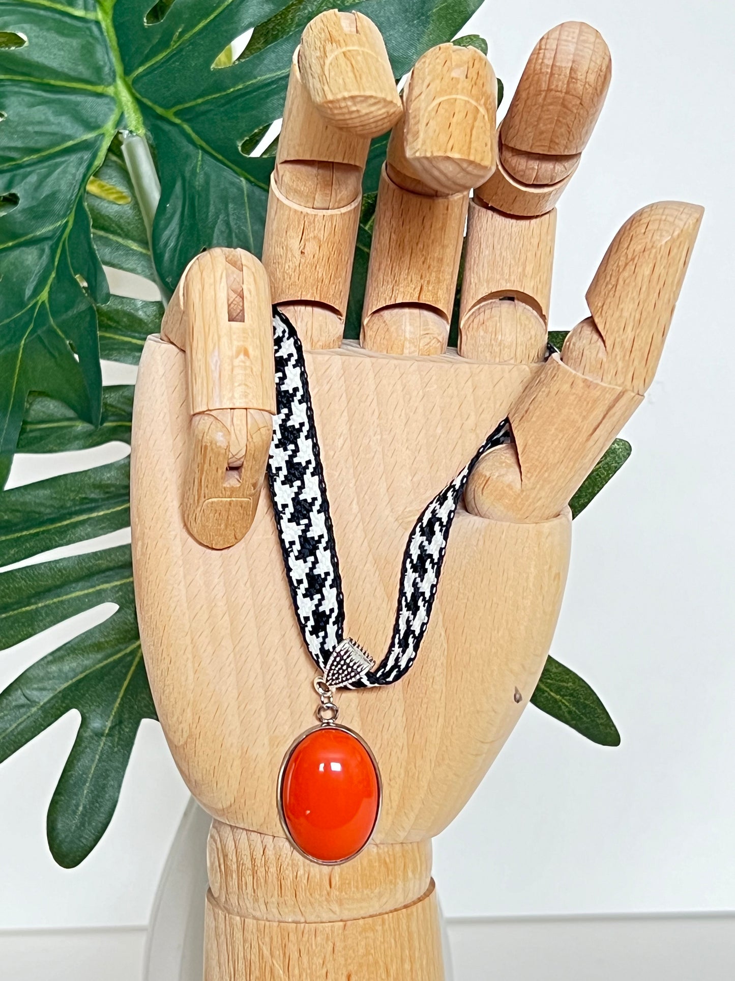 Retro Oversized Choker