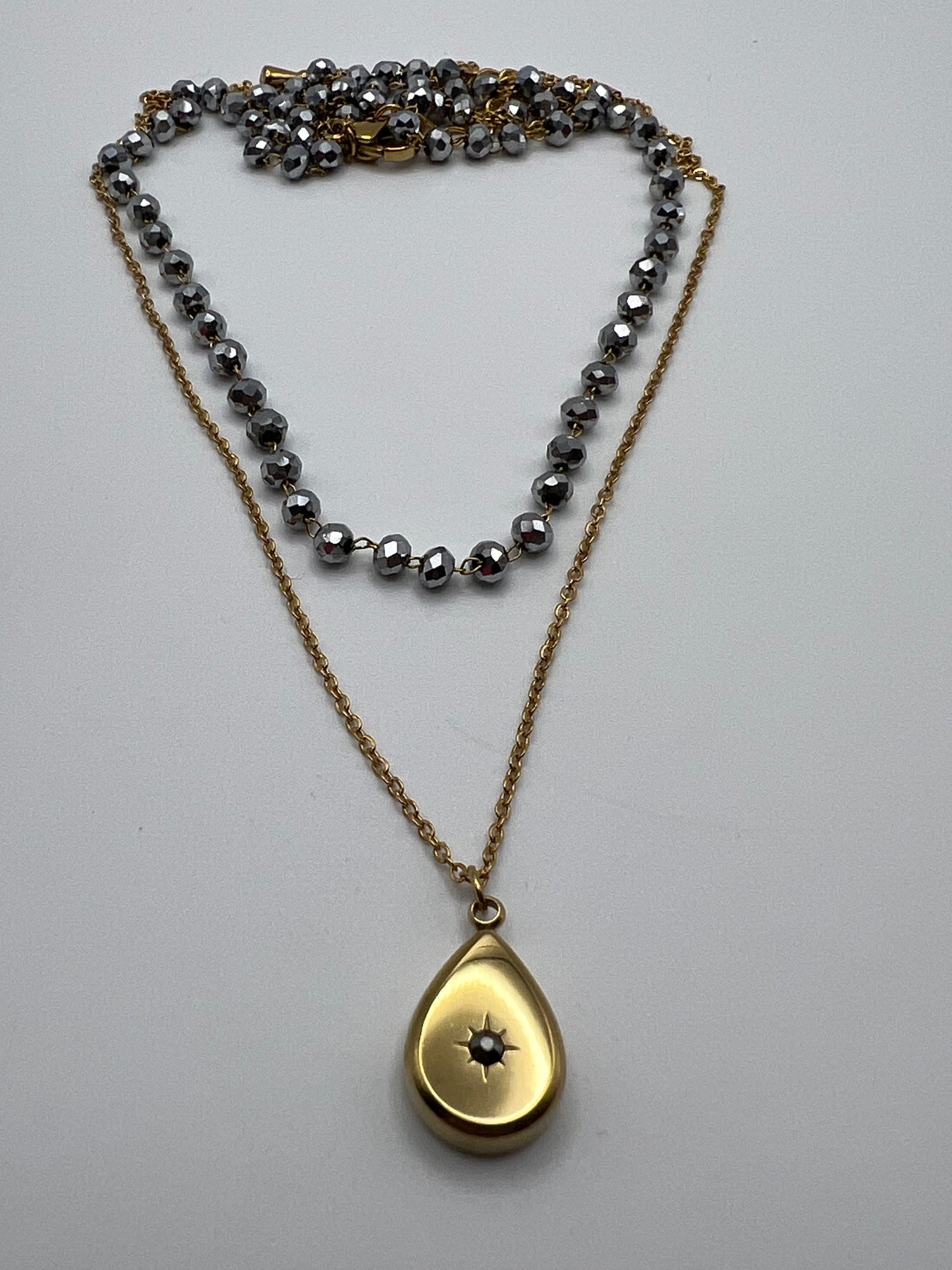 Elegant Layered Pendant Necklace