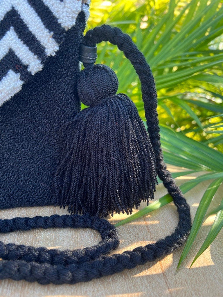 Black & White Knitted Shoulder Bag