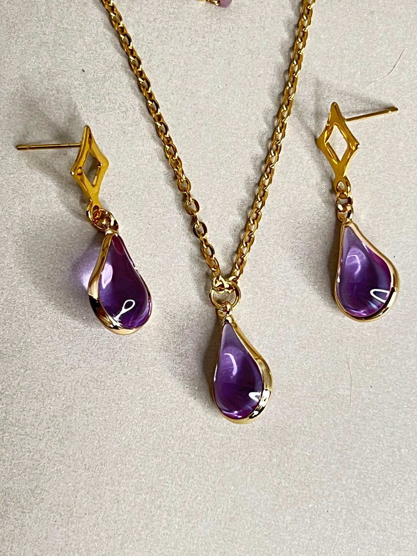 Teardrop Pendant Layered Necklace Set