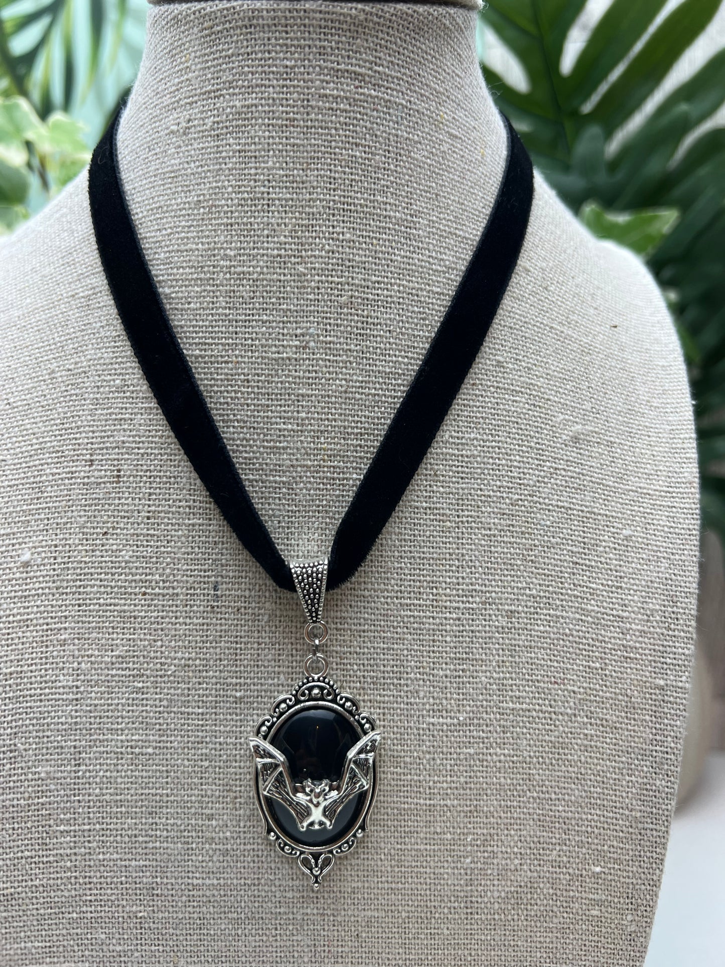 Gothic Pendant Velvet Choker