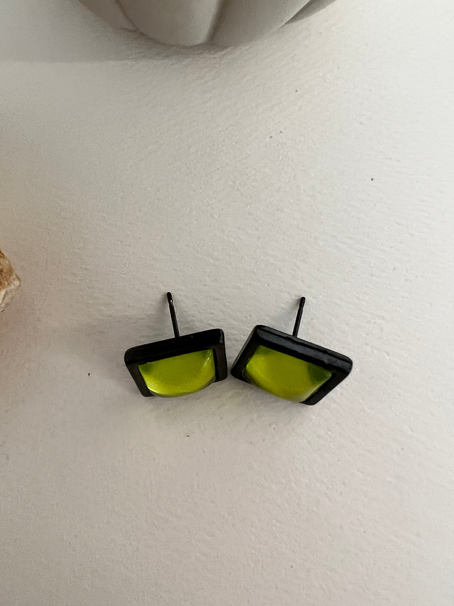 Pop-of-Color Edgy Earring Set