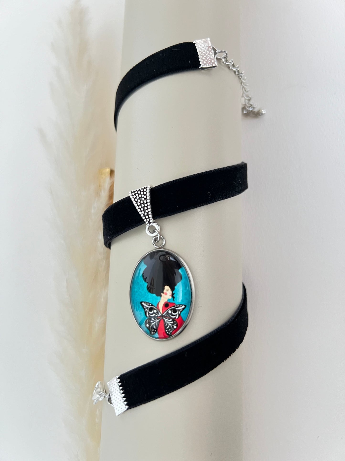 Edgy Retro Velvet Choker