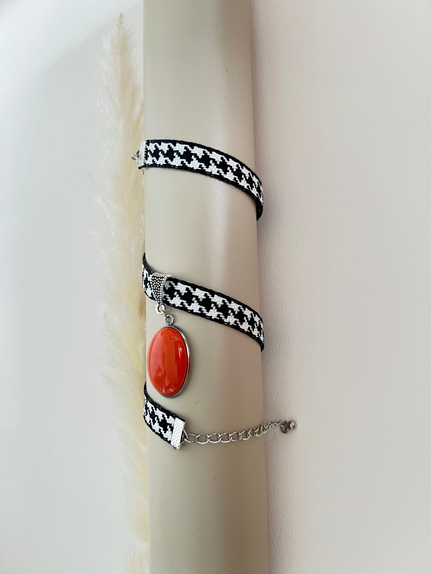 Retro Oversized Choker