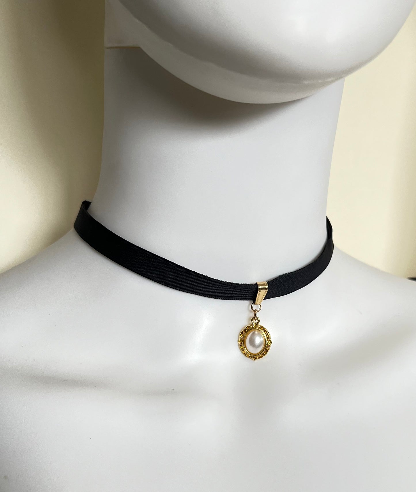 Trendy Velvet Choker with Pendant