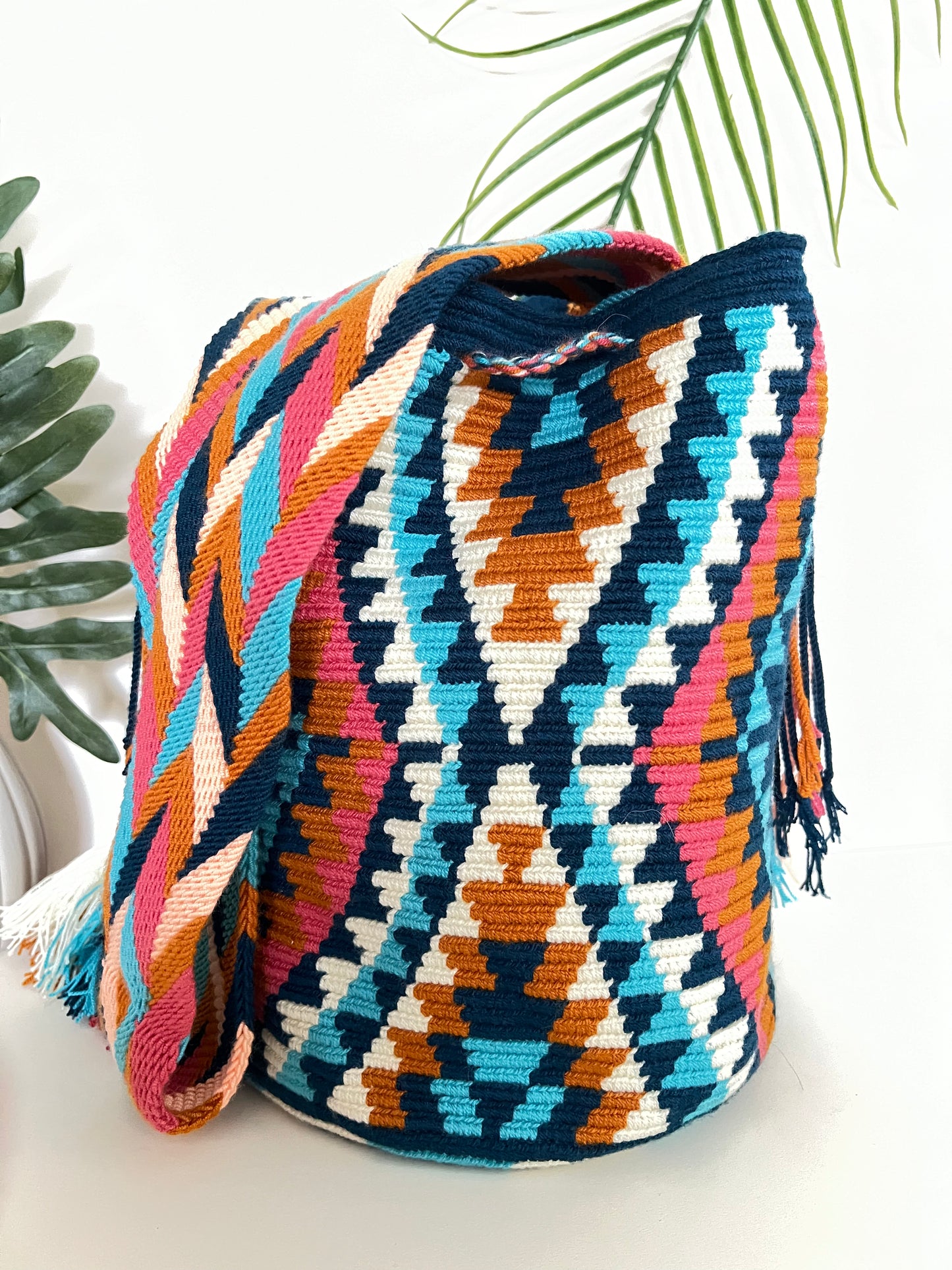 Geometric Pattern Bucket Bag
