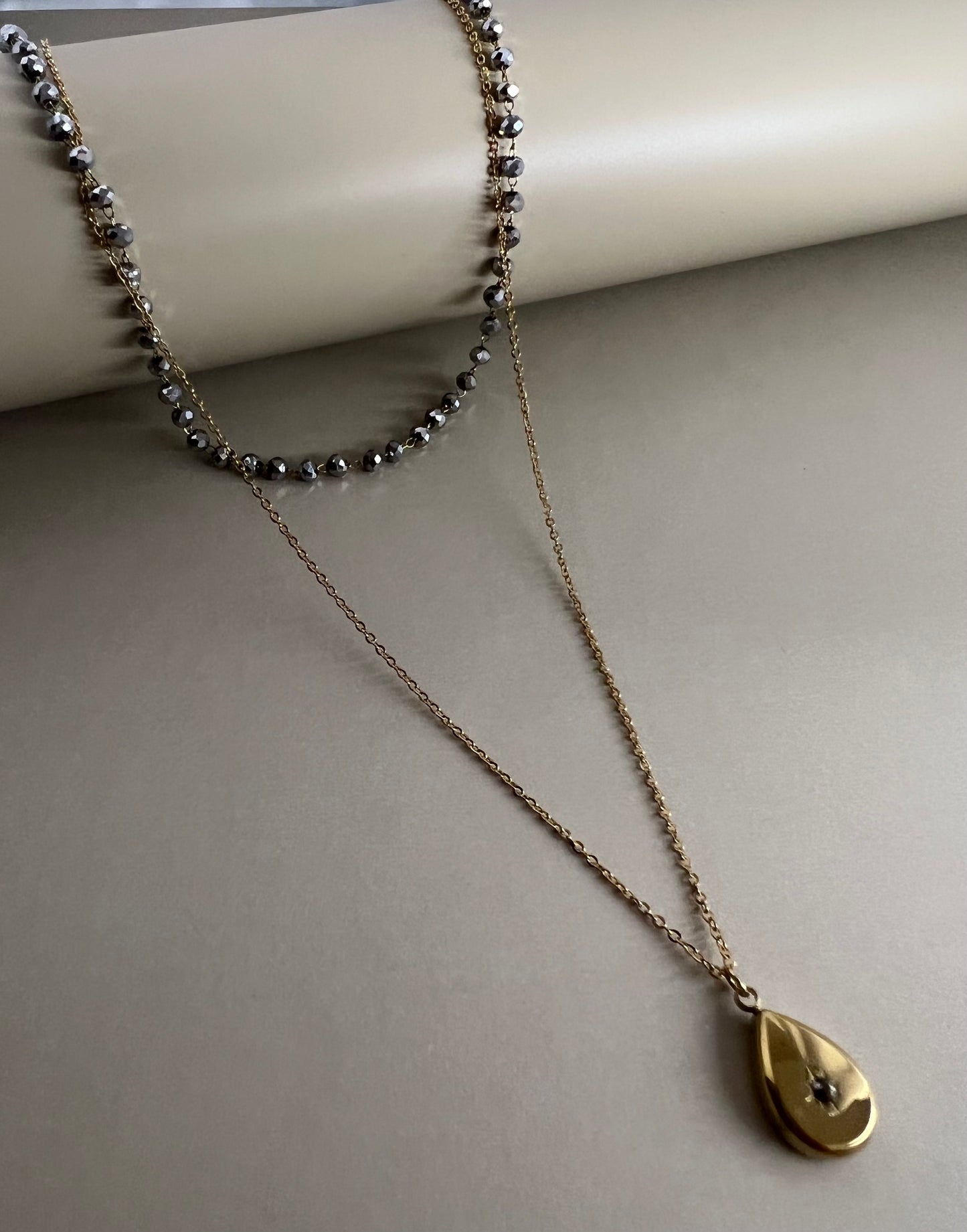 Elegant Layered Pendant Necklace