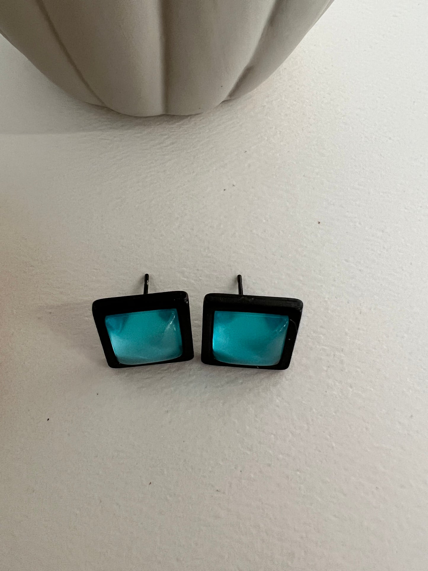 Pop-of-Color Edgy Earring Set