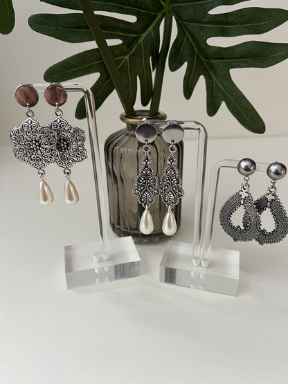 Vintage-Inspired Drop Earrings