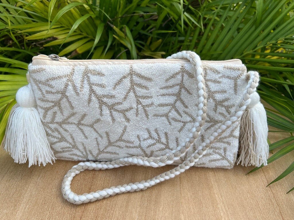 White & Gold Chic Shoulder Bag