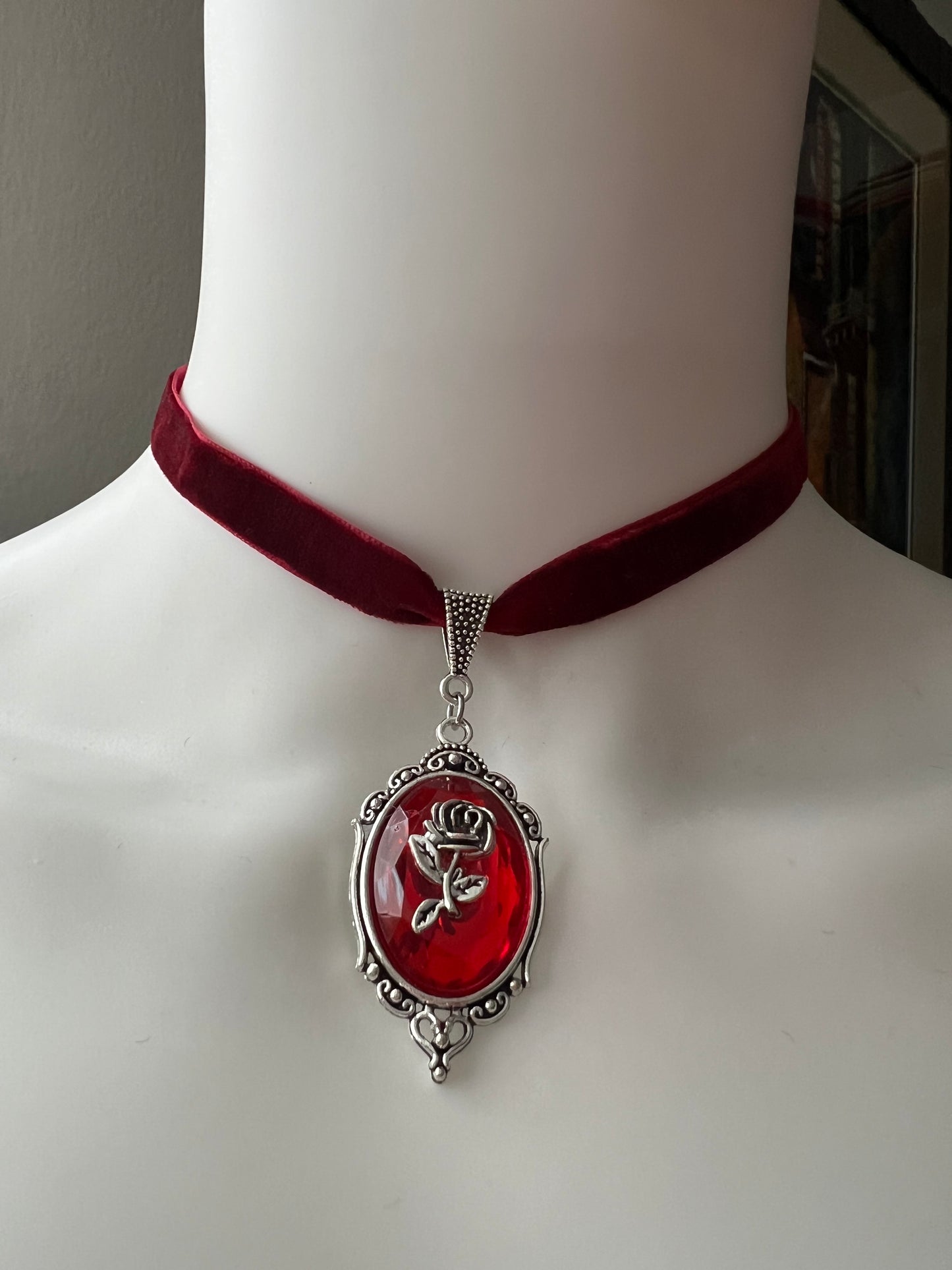 Romantic Edgy Rose Velvet Choker