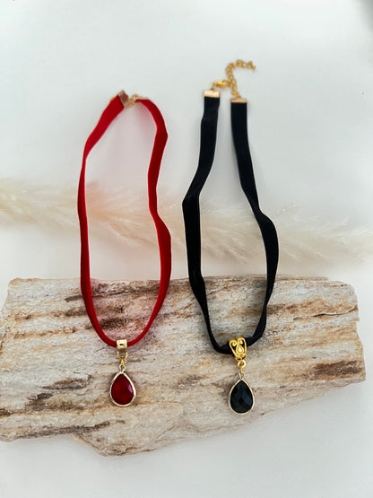 Romantic Velvet Choker with Pendant