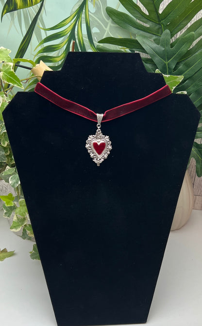 Romantic Victorian Goth Heart Velvet Choker