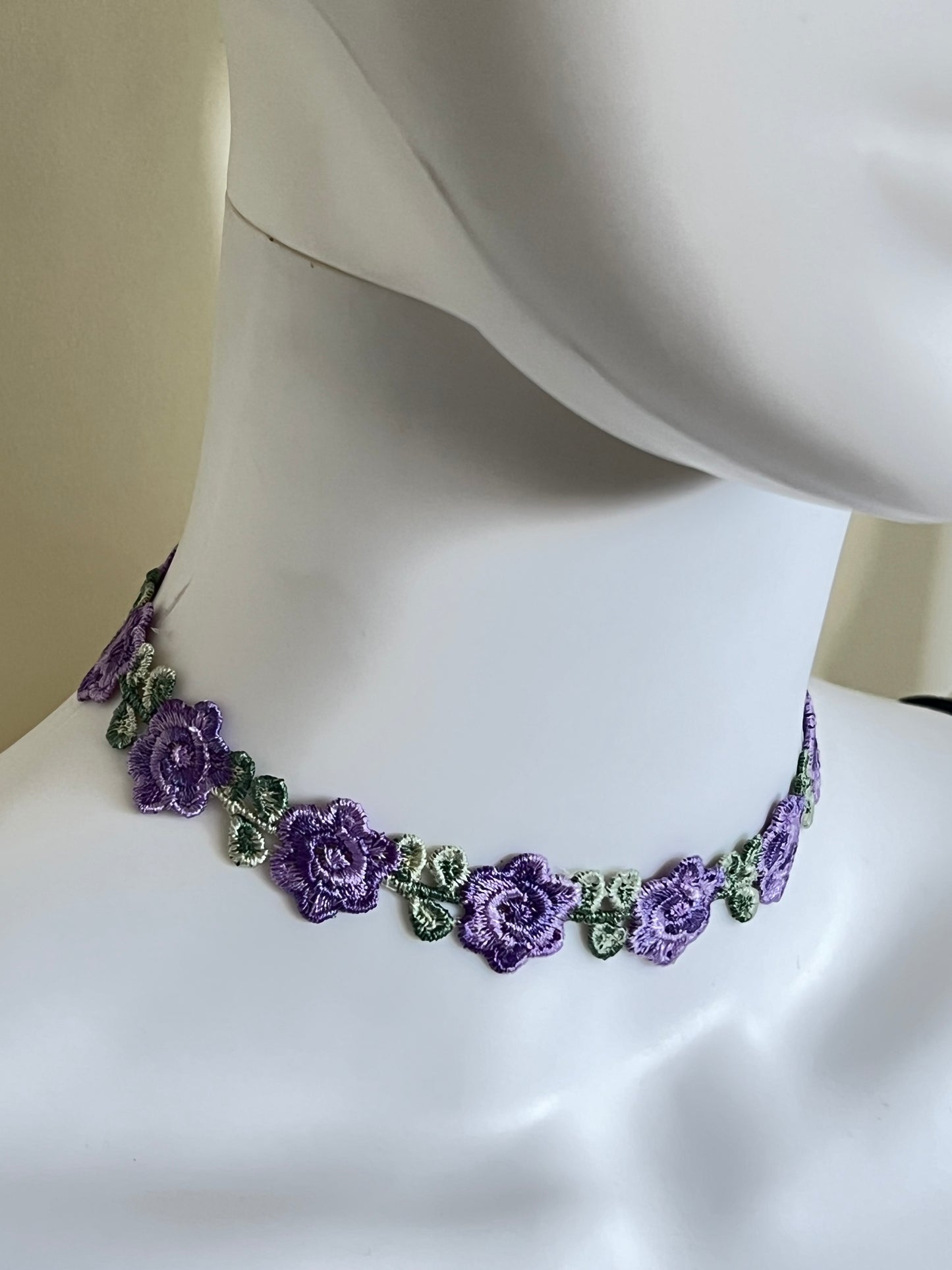 Embroidery Coquette Floral Choker