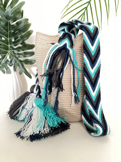 Small Hand-Knit Wayuu Bucket Bag