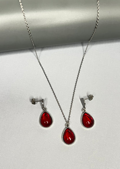 Edgy Red Teardrop Necklace Set