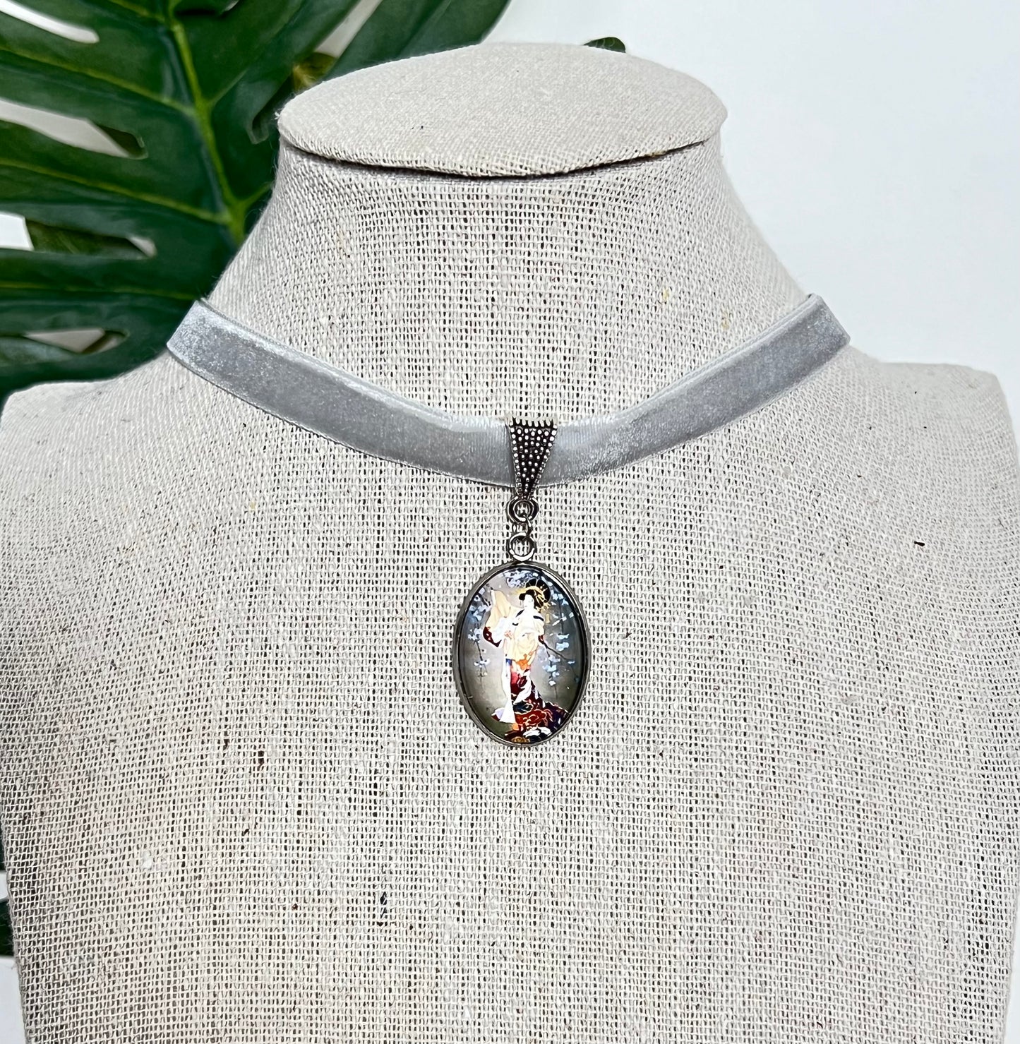 Japanese Geisha Pendant Choker