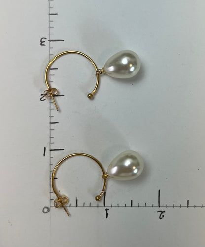 Open Hoops with Pendant Pearl