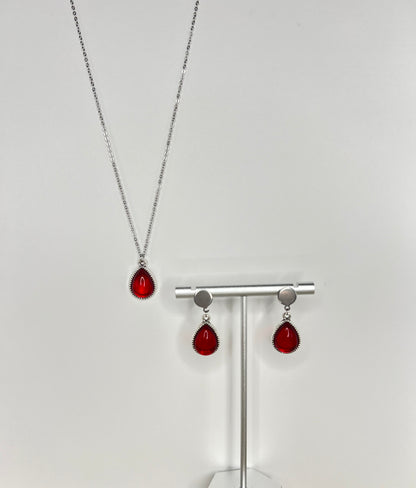 Edgy Red Teardrop Necklace Set