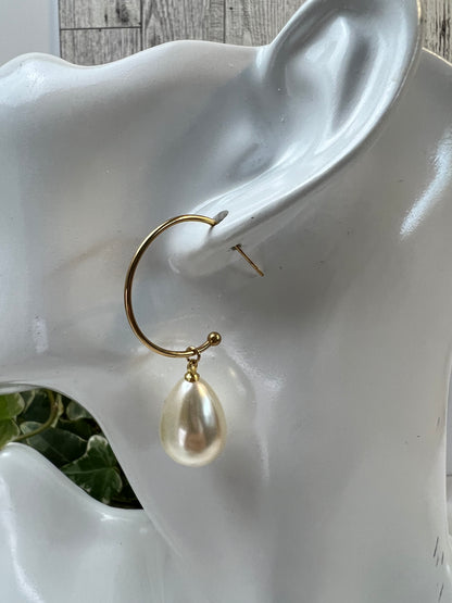 Open Hoops with Pendant Pearl