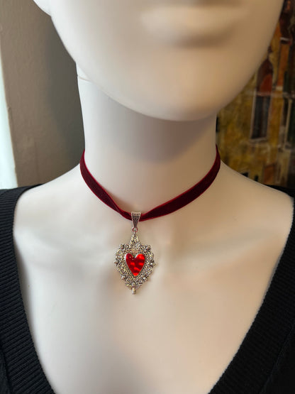 Romantic Victorian Goth Heart Velvet Choker