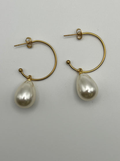 Open Hoops with Pendant Pearl