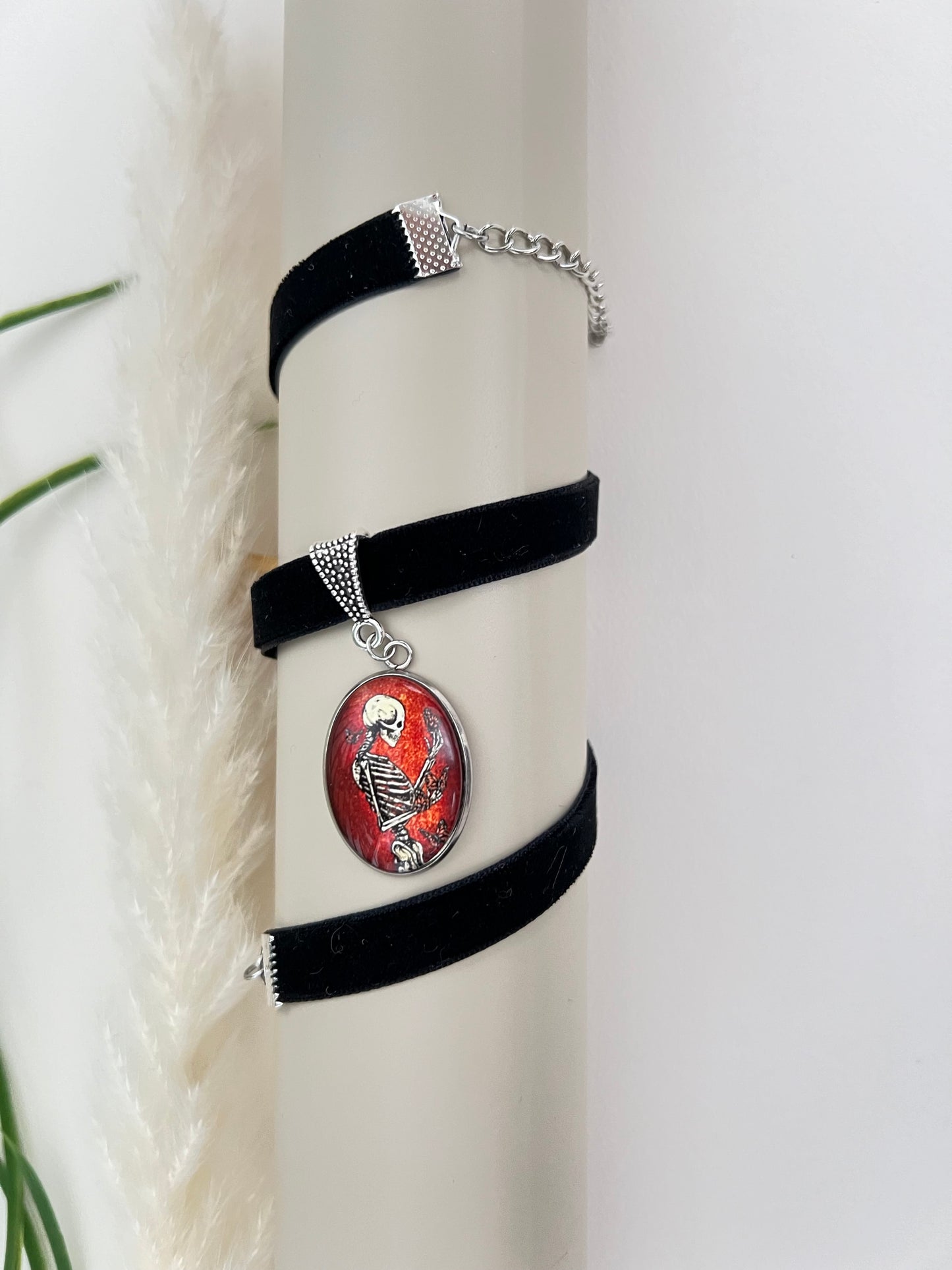 Edgy Retro Velvet Choker