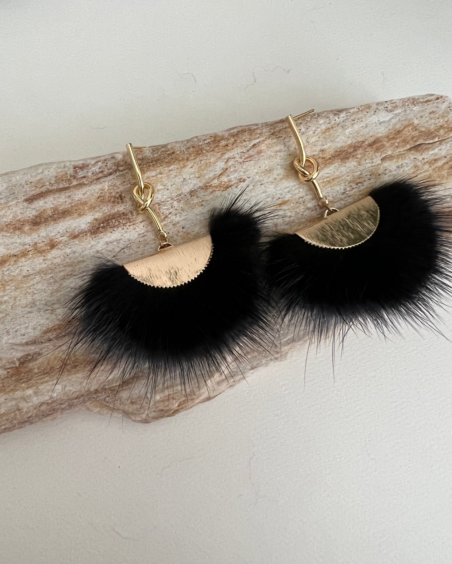 Moody Glam Feather Earrings