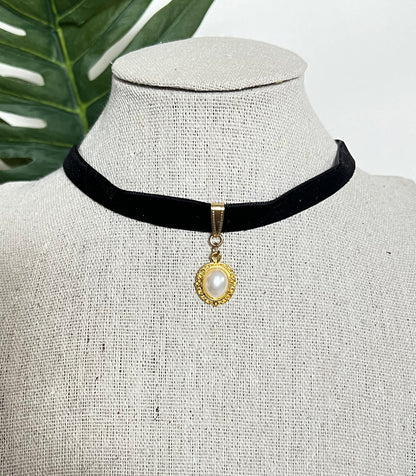 Trendy Velvet Choker with Pendant