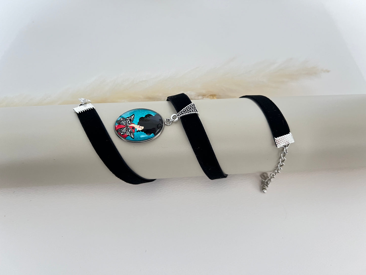 Edgy Retro Velvet Choker