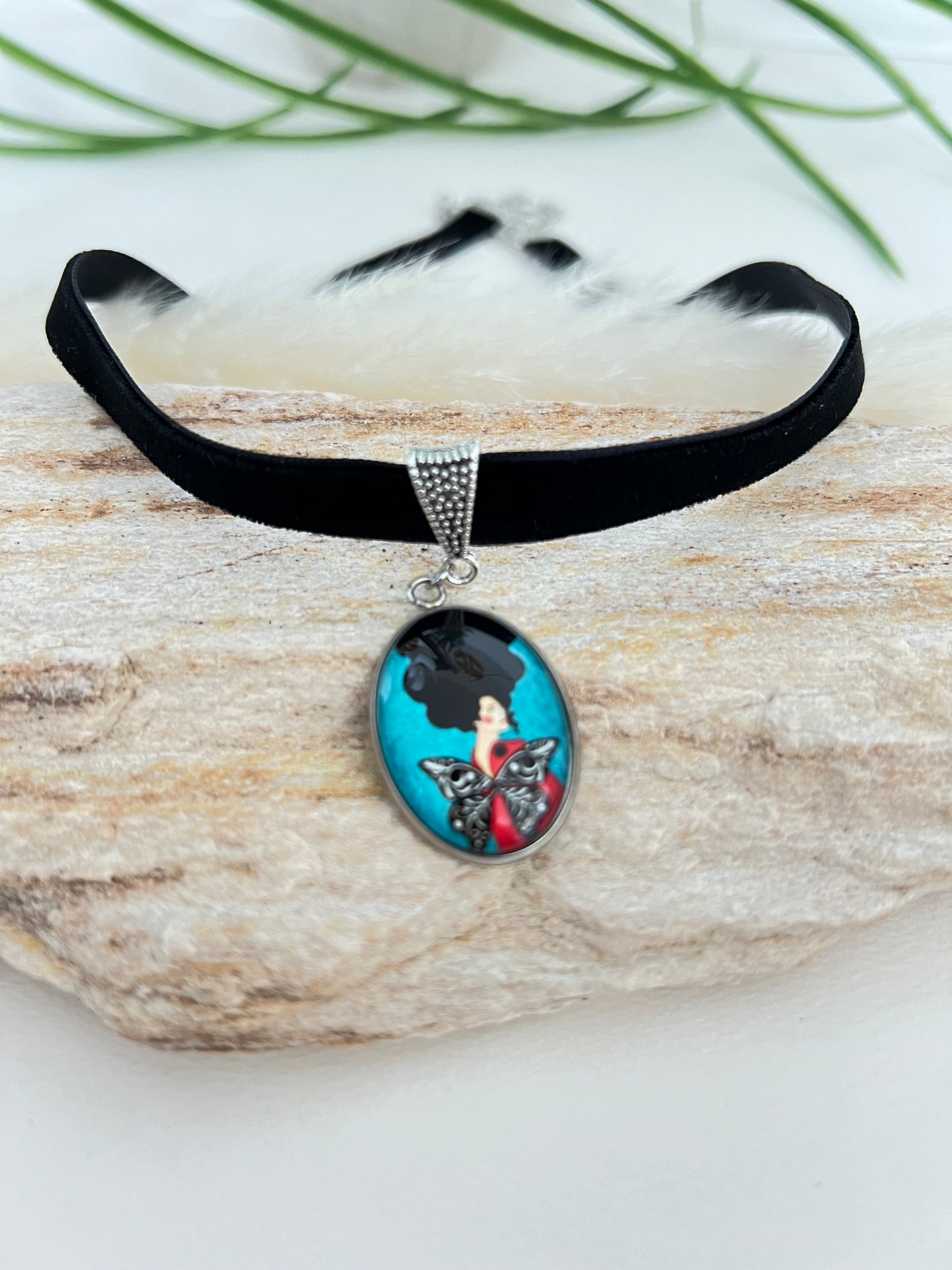 Edgy Retro Velvet Choker