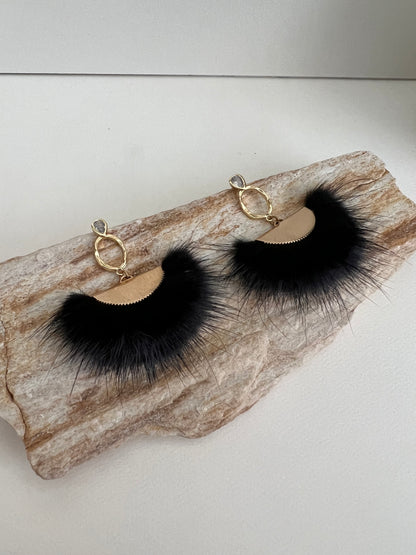 Moody Glam Feather Earrings