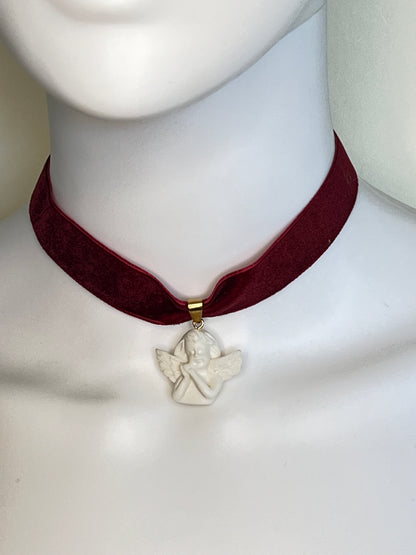 Romantic Victorian Velvet Choker with Pendant