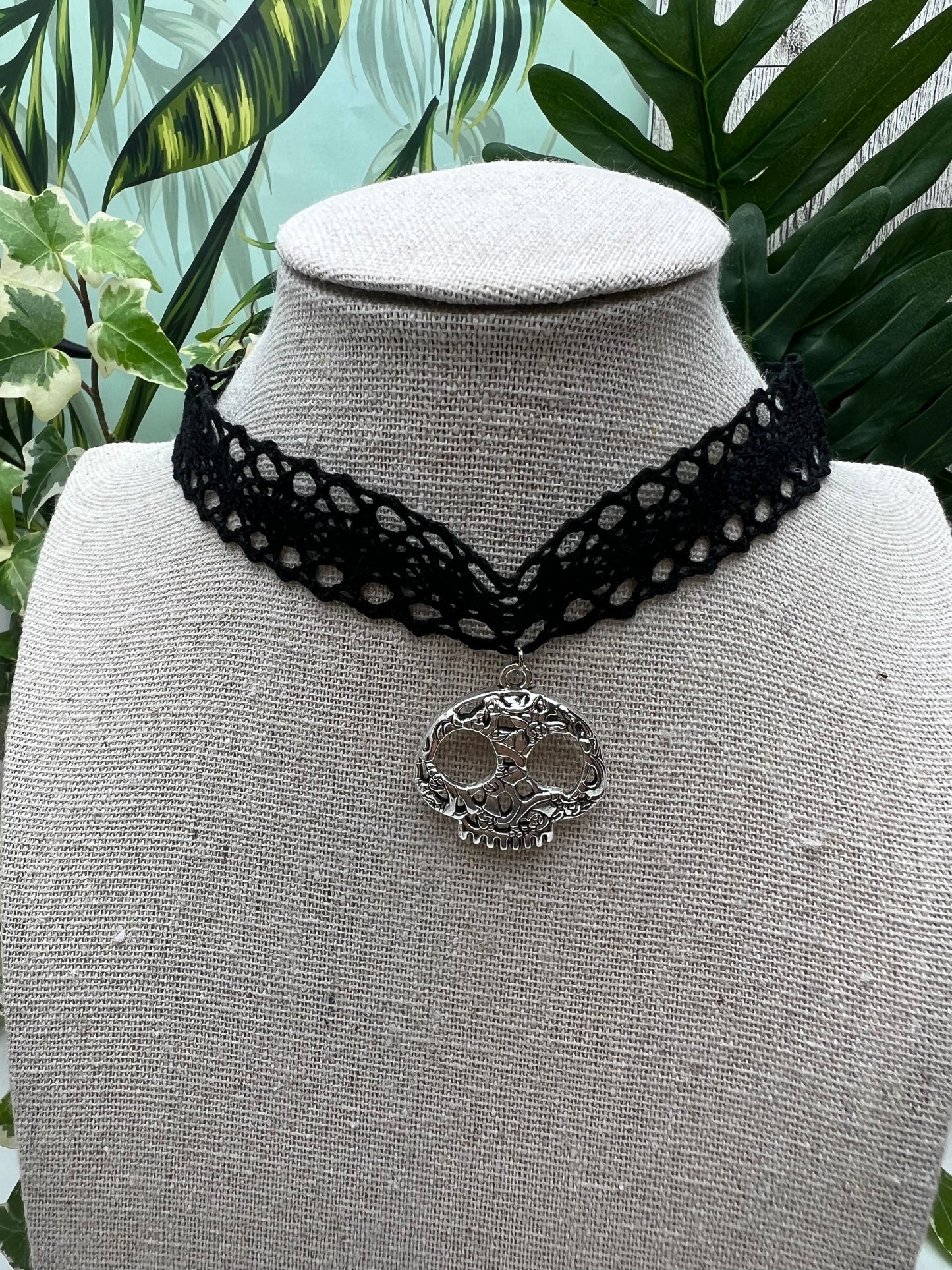 Gothic Chic Skull Choker