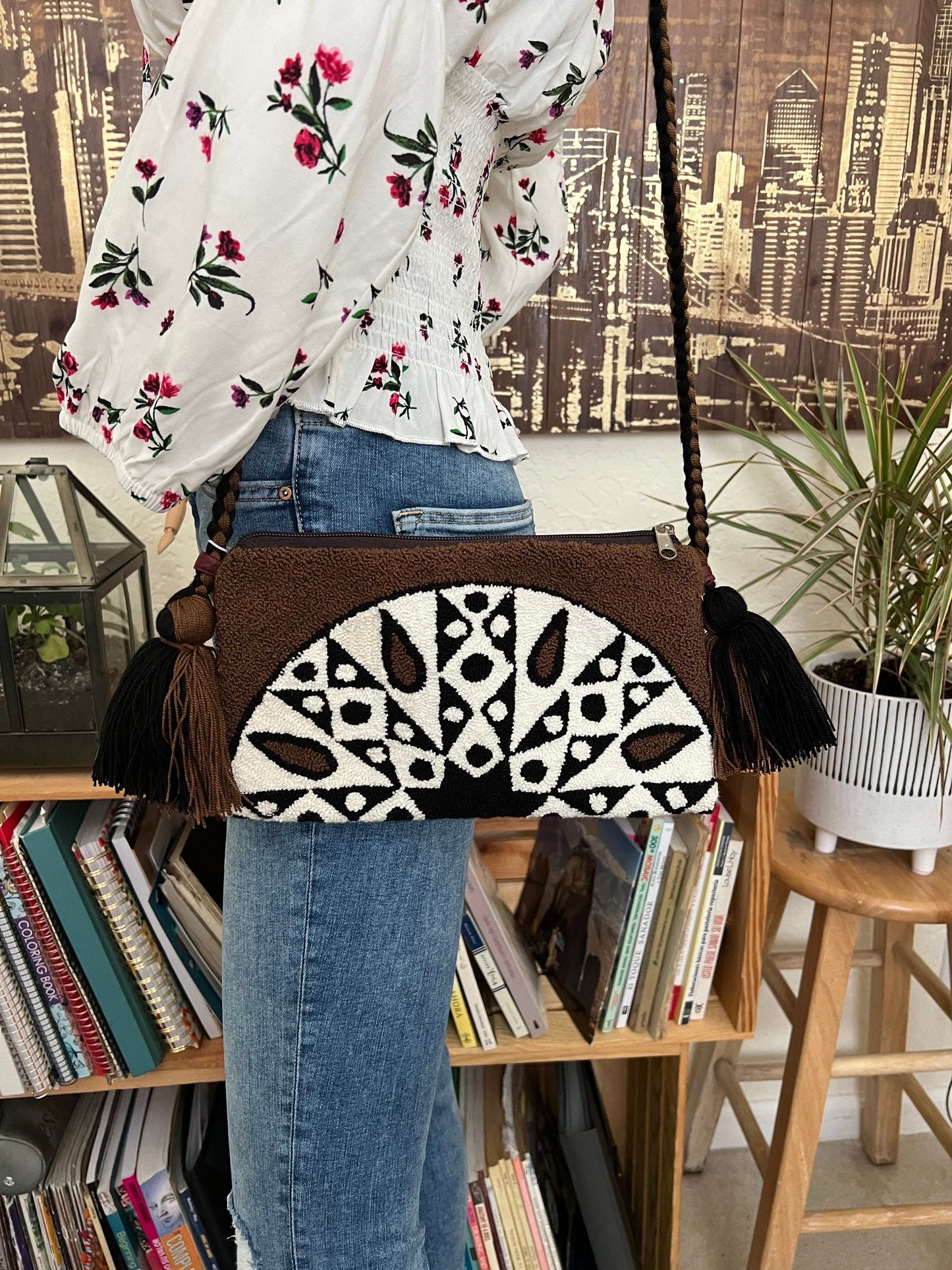 Unique Geometric Pattern Shoulder Bag